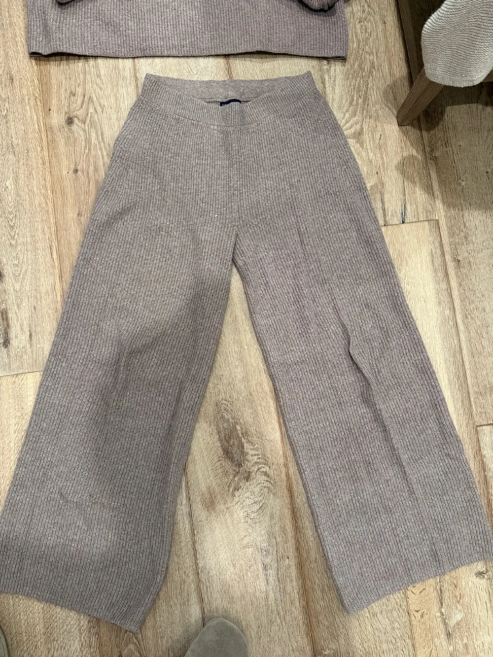 GAP Ribbed Wide-Leg Knit Pants in Taupe - Picture 2 of 5